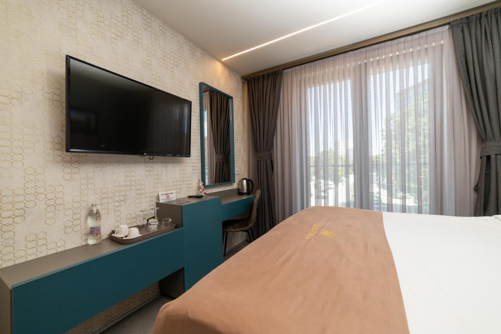 Hotel Opera Pristina Eksteriør billede