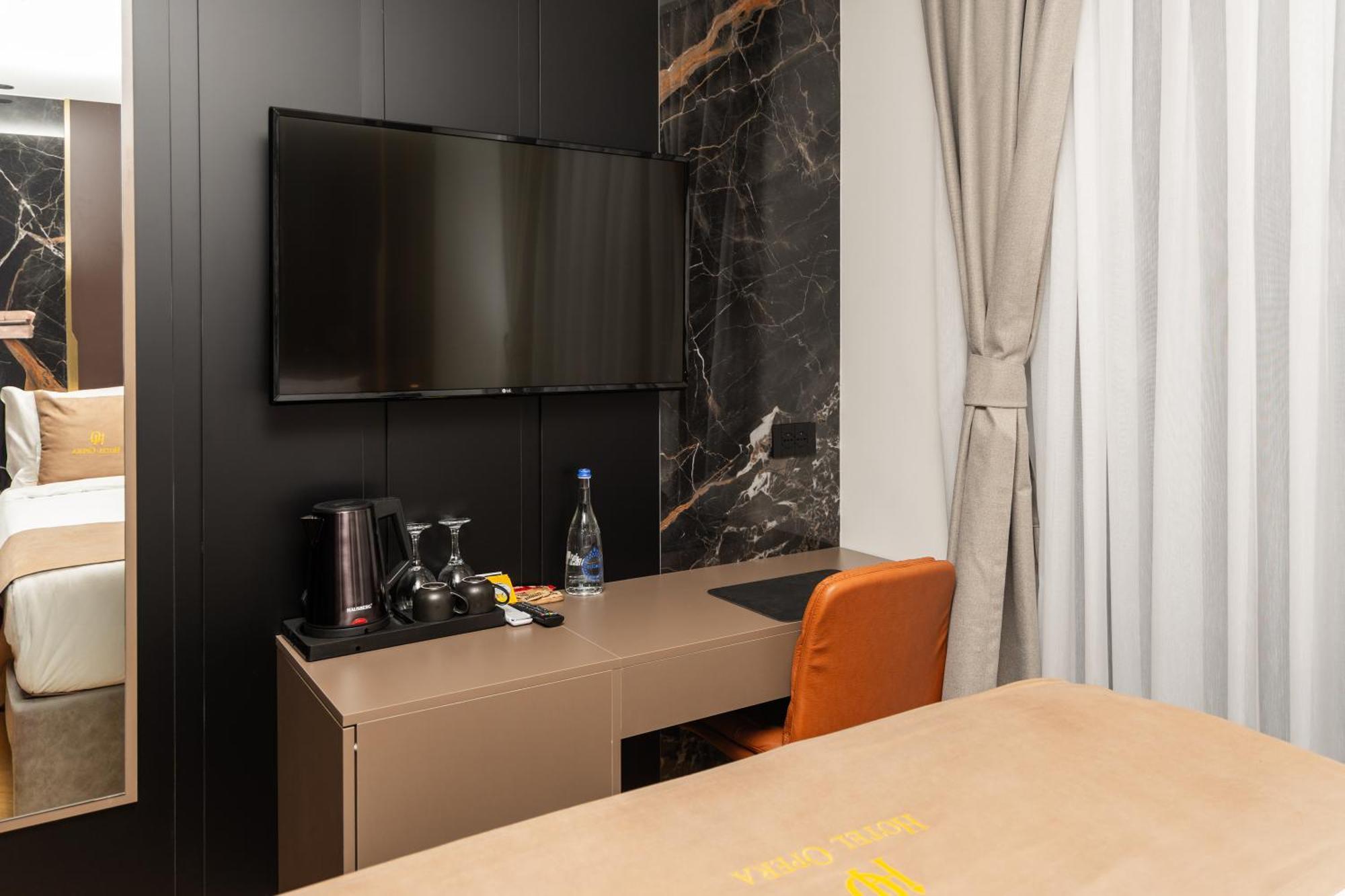 Hotel Opera Pristina Eksteriør billede